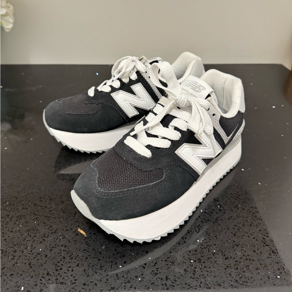 New Balance 574+ platform sneakers black and white size 6 in great condition
